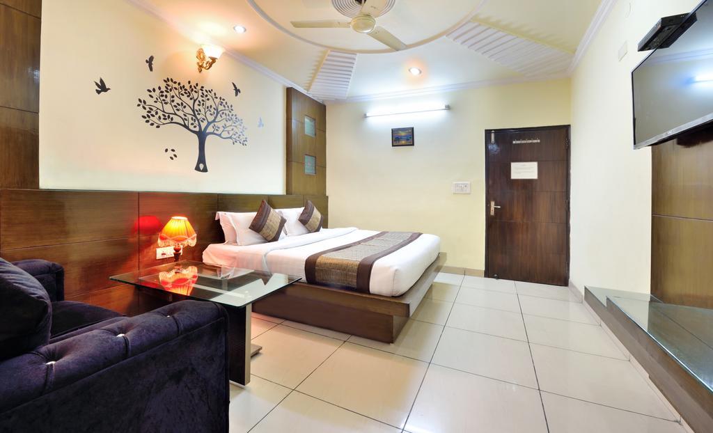 Hotel Centra 3*